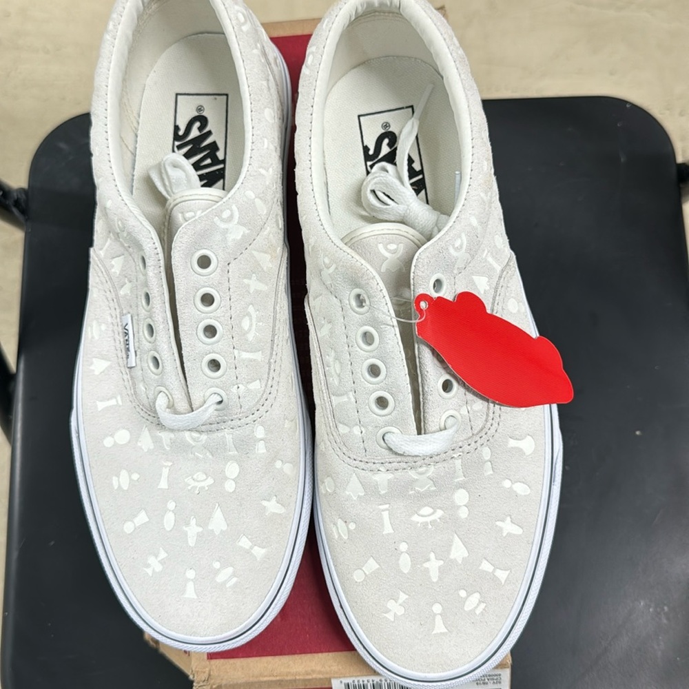 Vans men’s shoes new.